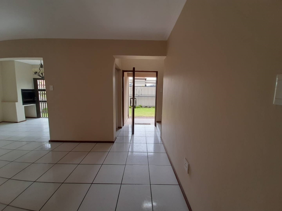 To Let 3 Bedroom Property for Rent in Kengies Gauteng