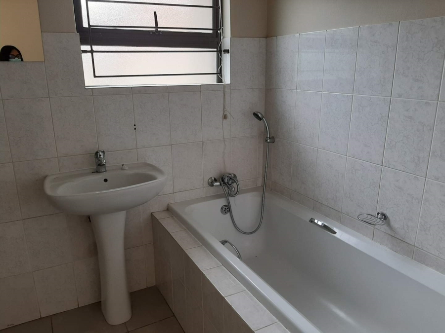 To Let 3 Bedroom Property for Rent in Kengies Gauteng