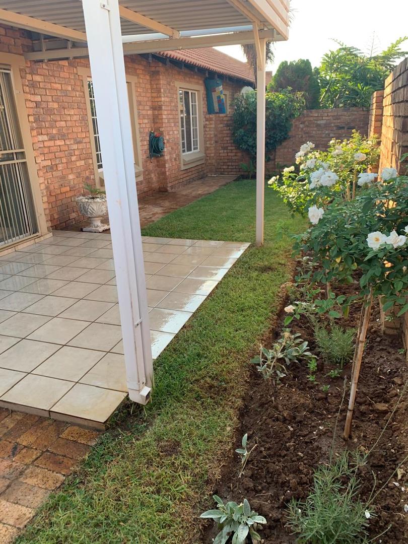 2 Bedroom Property for Sale in Amberfield Gauteng