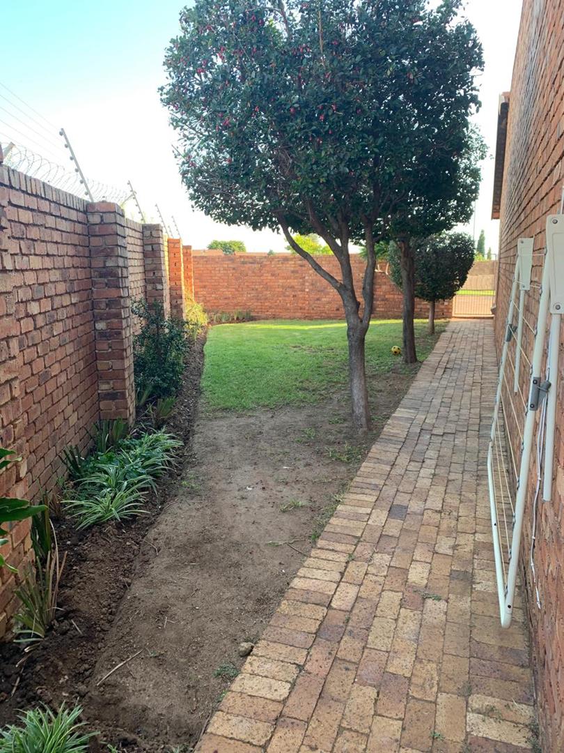 2 Bedroom Property for Sale in Amberfield Gauteng