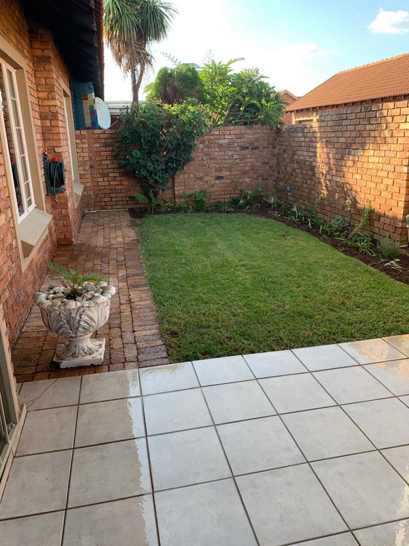 2 Bedroom Property for Sale in Amberfield Gauteng