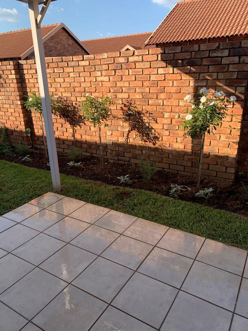 2 Bedroom Property for Sale in Amberfield Gauteng