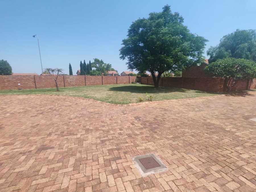 2 Bedroom Property for Sale in Amberfield Gauteng