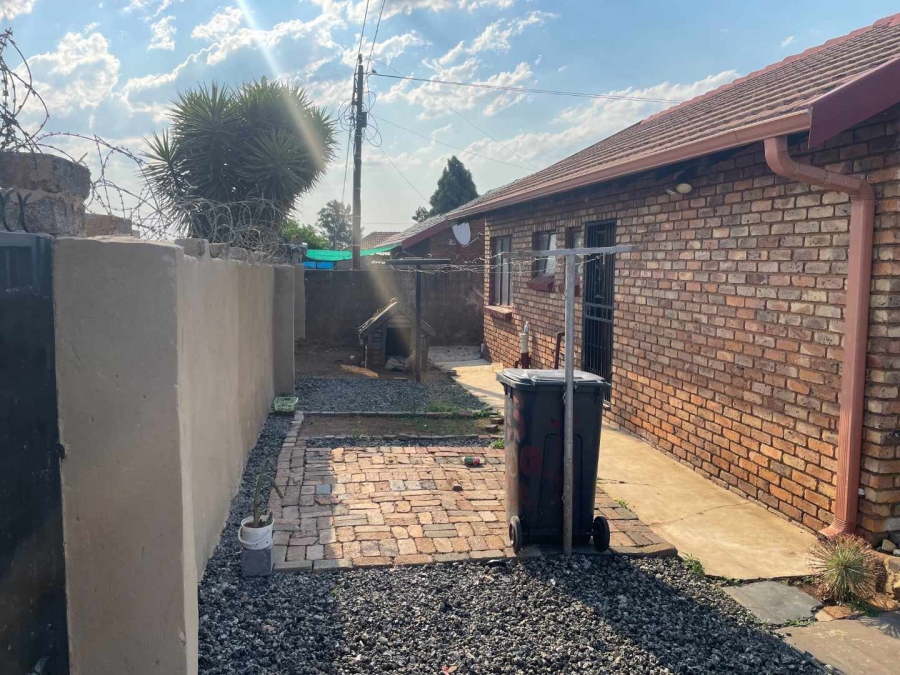 3 Bedroom Property for Sale in Nellmapius Gauteng