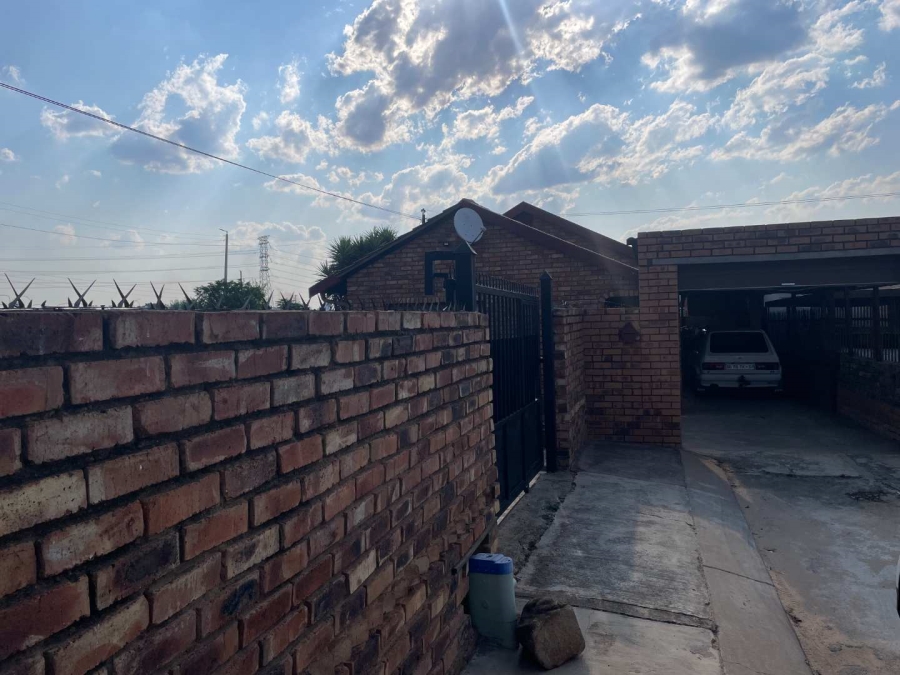 3 Bedroom Property for Sale in Nellmapius Gauteng
