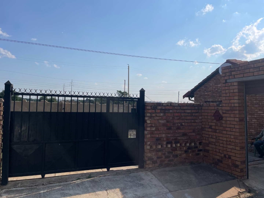 3 Bedroom Property for Sale in Nellmapius Gauteng