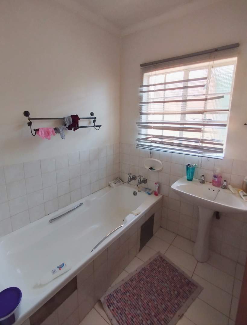 4 Bedroom Property for Sale in Doornpoort Gauteng