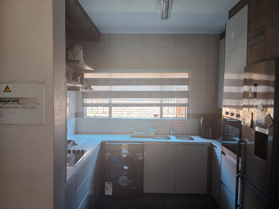 2 Bedroom Property for Sale in Edleen Gauteng