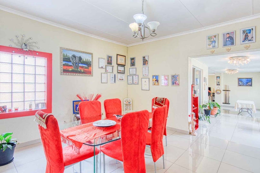 6 Bedroom Property for Sale in Elandspark Gauteng