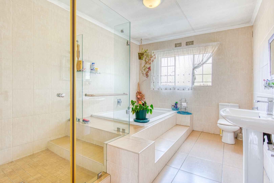 6 Bedroom Property for Sale in Elandspark Gauteng