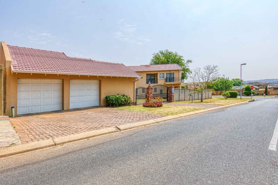 6 Bedroom Property for Sale in Elandspark Gauteng