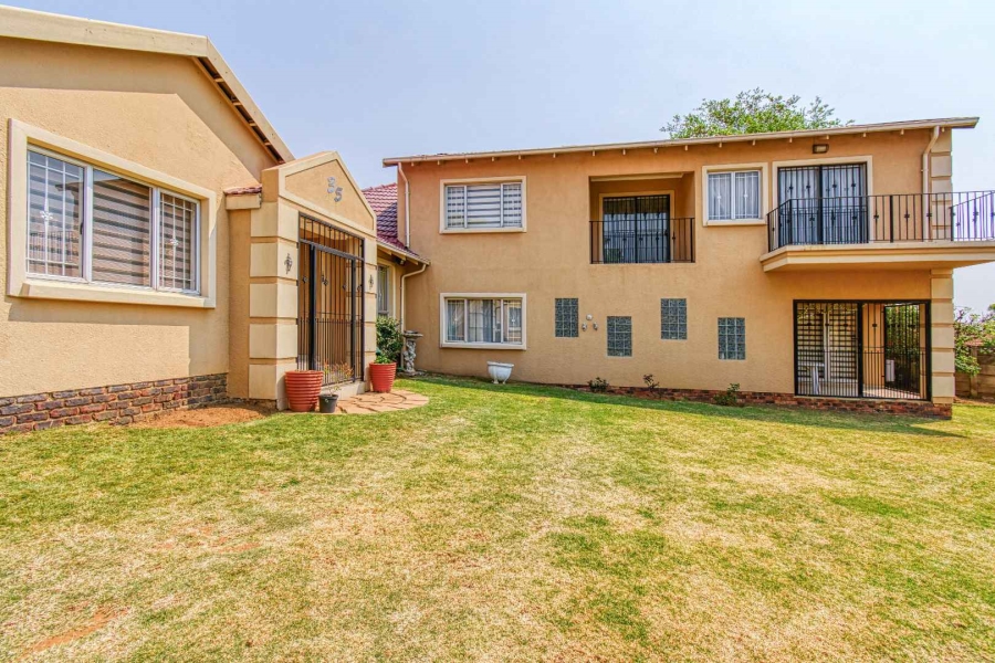 6 Bedroom Property for Sale in Elandspark Gauteng