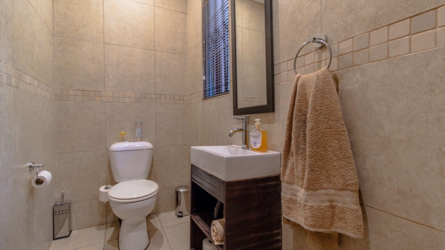 5 Bedroom Property for Sale in Glenvista Gauteng