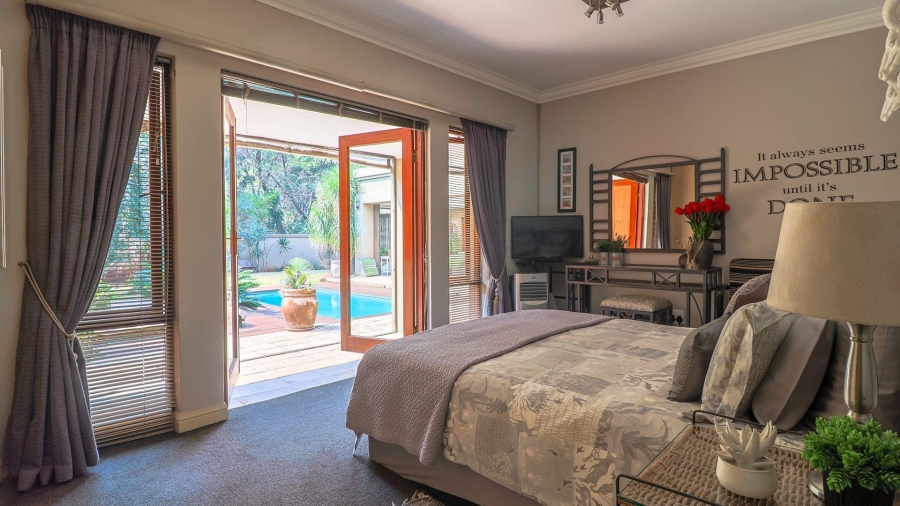 5 Bedroom Property for Sale in Glenvista Gauteng
