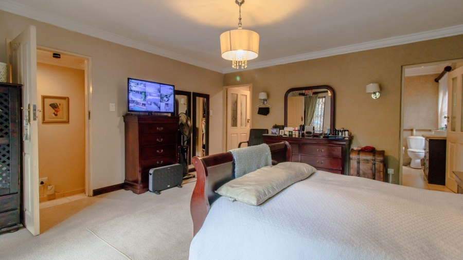 5 Bedroom Property for Sale in Glenvista Gauteng