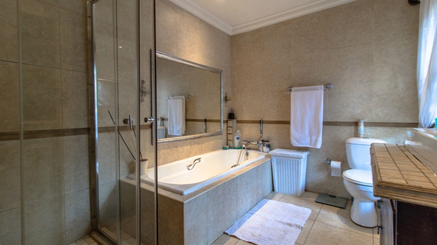 5 Bedroom Property for Sale in Glenvista Gauteng