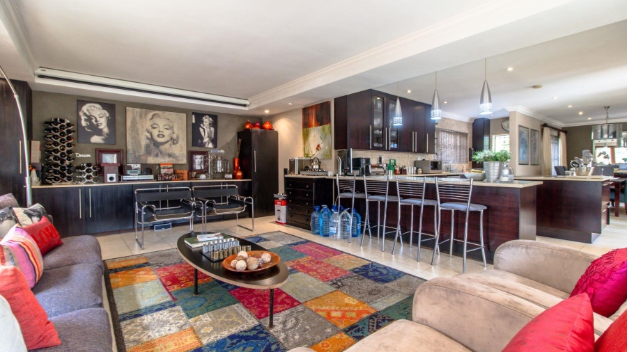 5 Bedroom Property for Sale in Glenvista Gauteng
