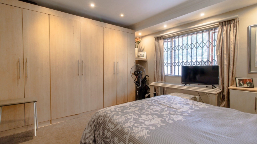 5 Bedroom Property for Sale in Glenvista Gauteng