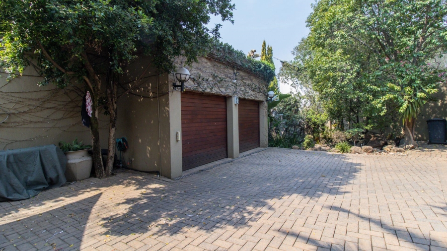 5 Bedroom Property for Sale in Glenvista Gauteng