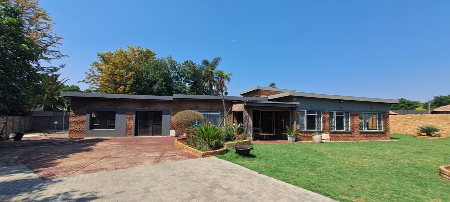 3 Bedroom Property for Sale in Brackenhurst Gauteng
