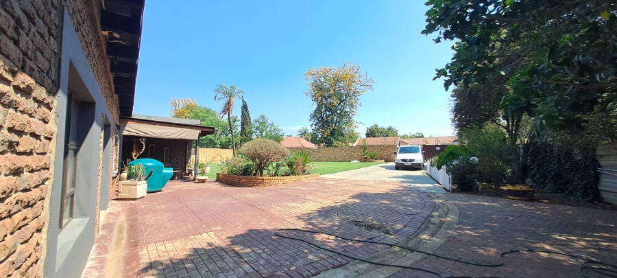 3 Bedroom Property for Sale in Brackenhurst Gauteng