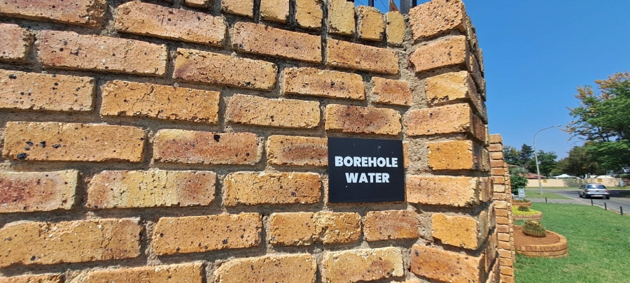 3 Bedroom Property for Sale in Brackenhurst Gauteng