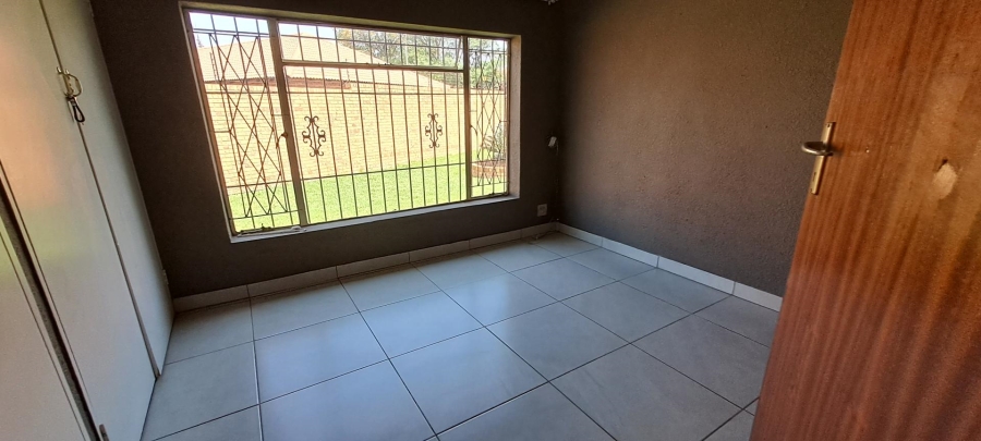 3 Bedroom Property for Sale in Brackenhurst Gauteng