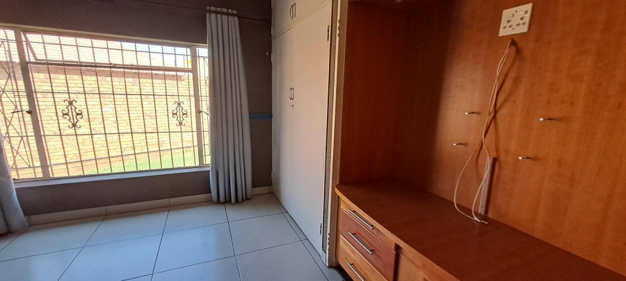 3 Bedroom Property for Sale in Brackenhurst Gauteng