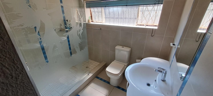 3 Bedroom Property for Sale in Brackenhurst Gauteng