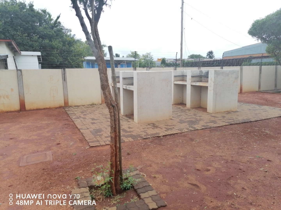 2 Bedroom Property for Sale in Pretoria North Gauteng