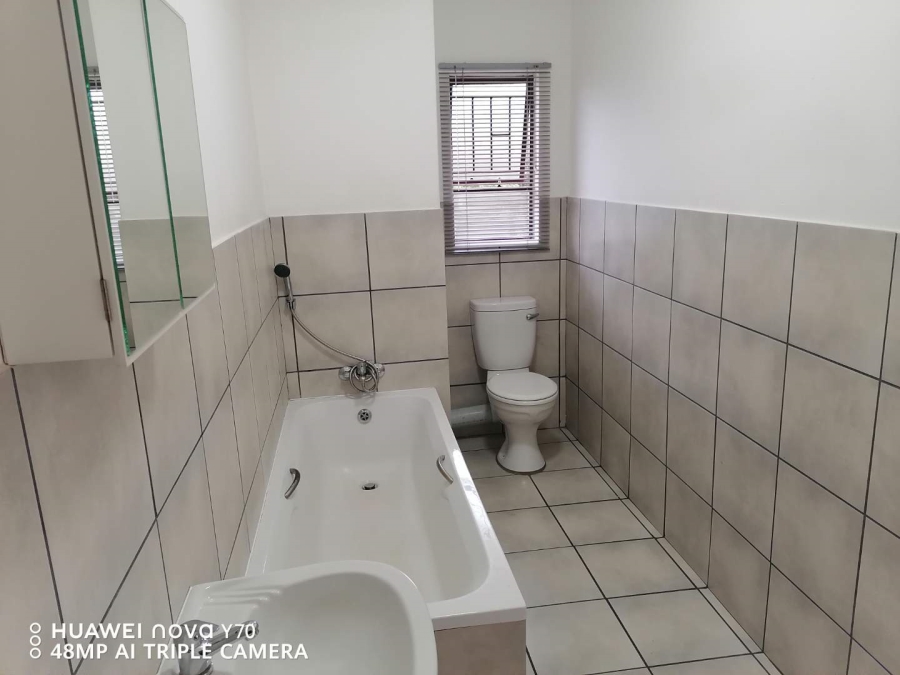 2 Bedroom Property for Sale in Pretoria North Gauteng