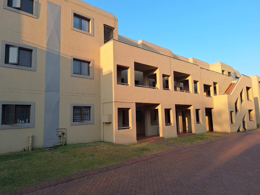 To Let 1 Bedroom Property for Rent in Weltevreden Park Gauteng