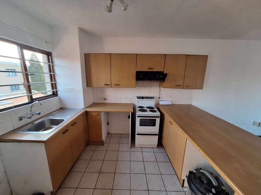 To Let 1 Bedroom Property for Rent in Weltevreden Park Gauteng