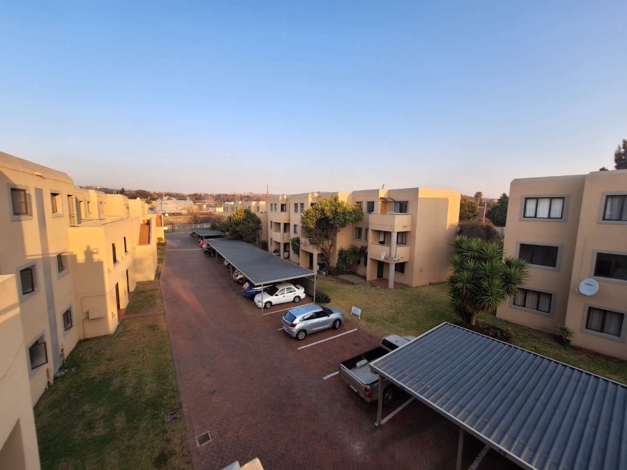 To Let 1 Bedroom Property for Rent in Weltevreden Park Gauteng
