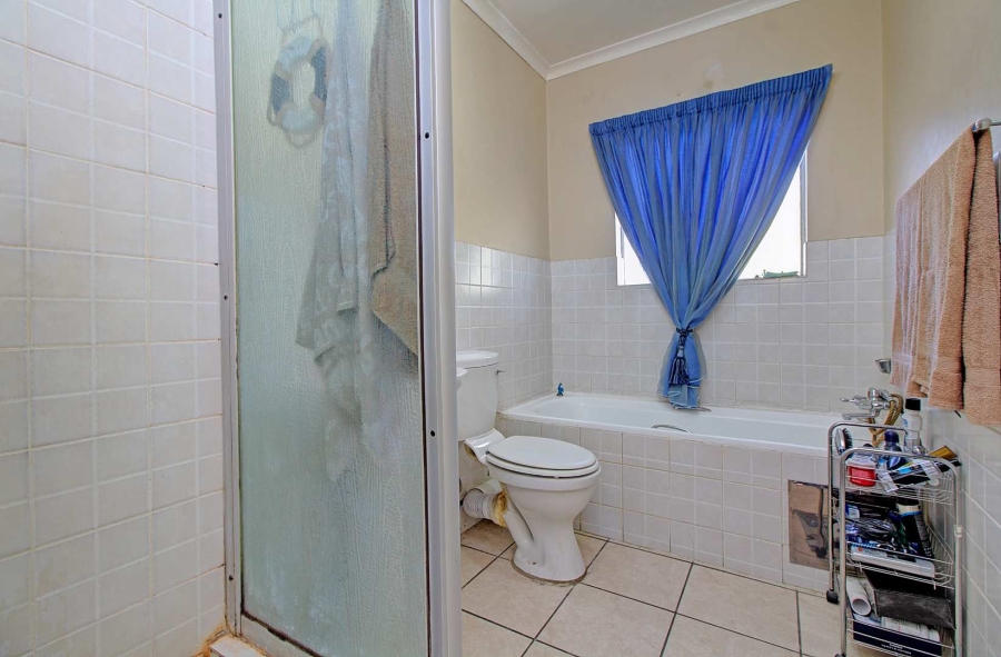 2 Bedroom Property for Sale in Wilgeheuwel Gauteng
