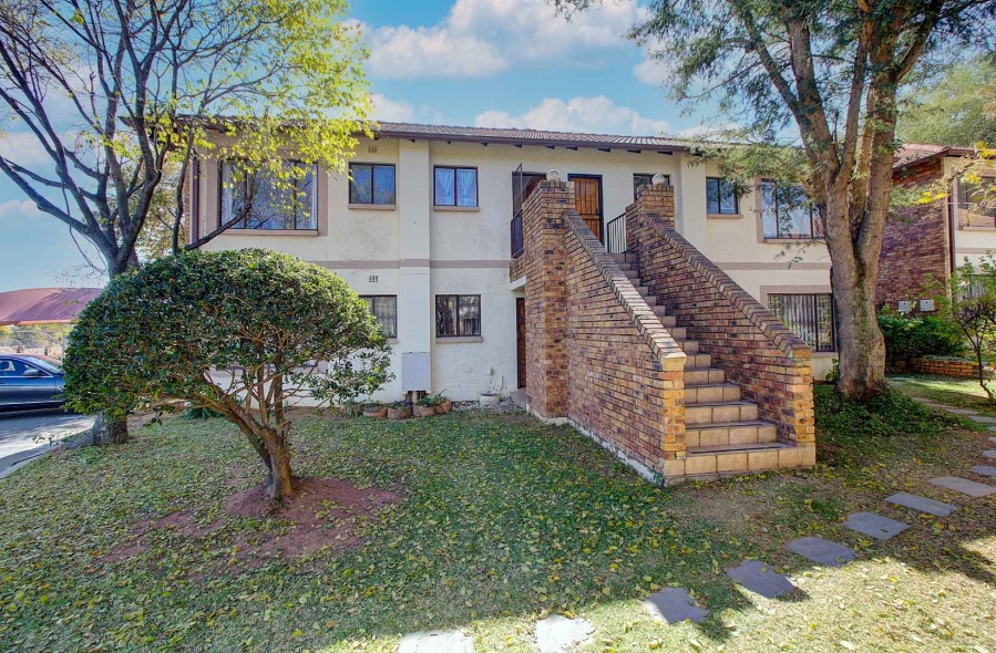 2 Bedroom Property for Sale in Wilgeheuwel Gauteng