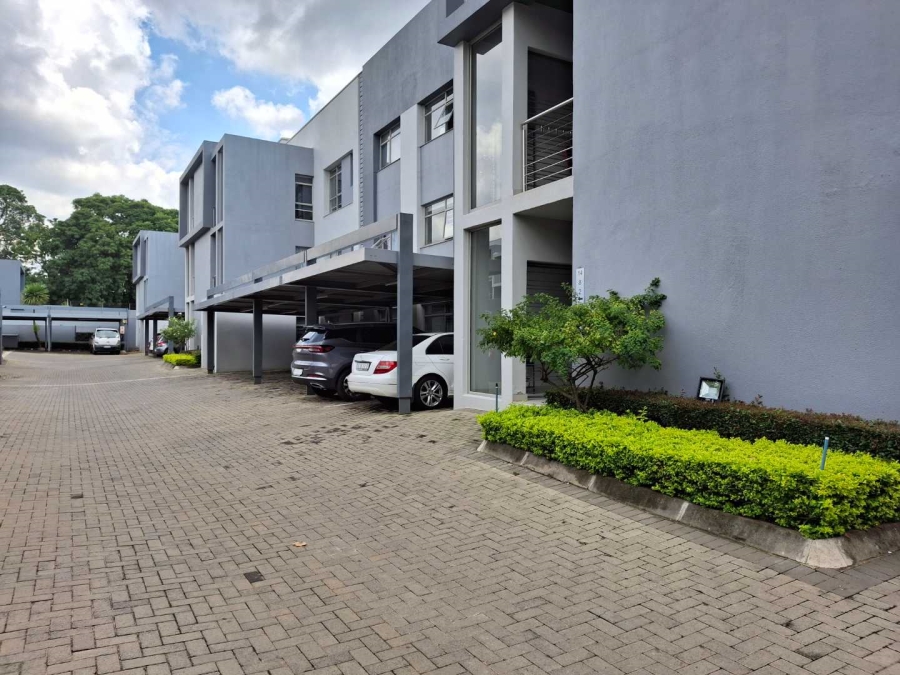 To Let 3 Bedroom Property for Rent in Oaklands Gauteng