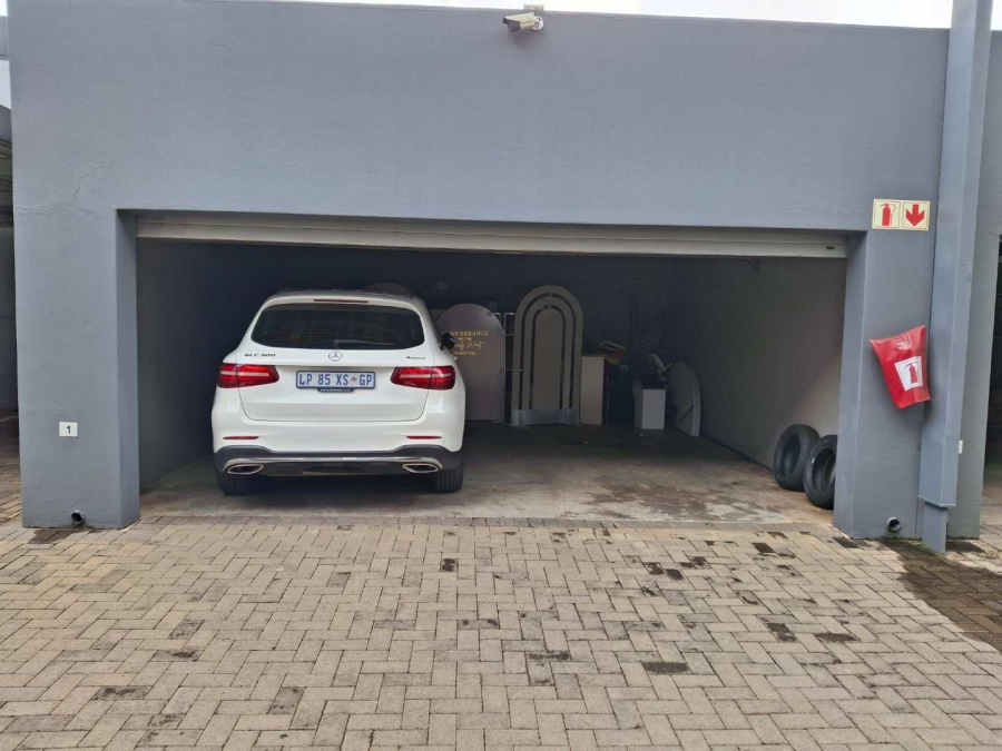 To Let 3 Bedroom Property for Rent in Oaklands Gauteng