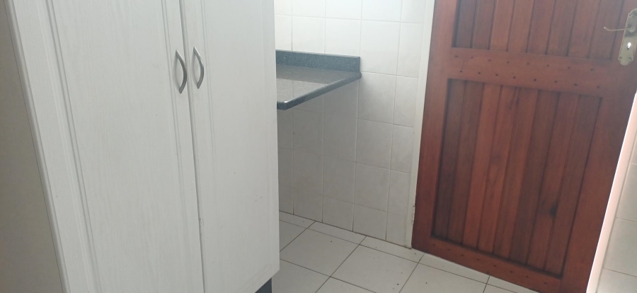 To Let 2 Bedroom Property for Rent in Blairgowrie Gauteng