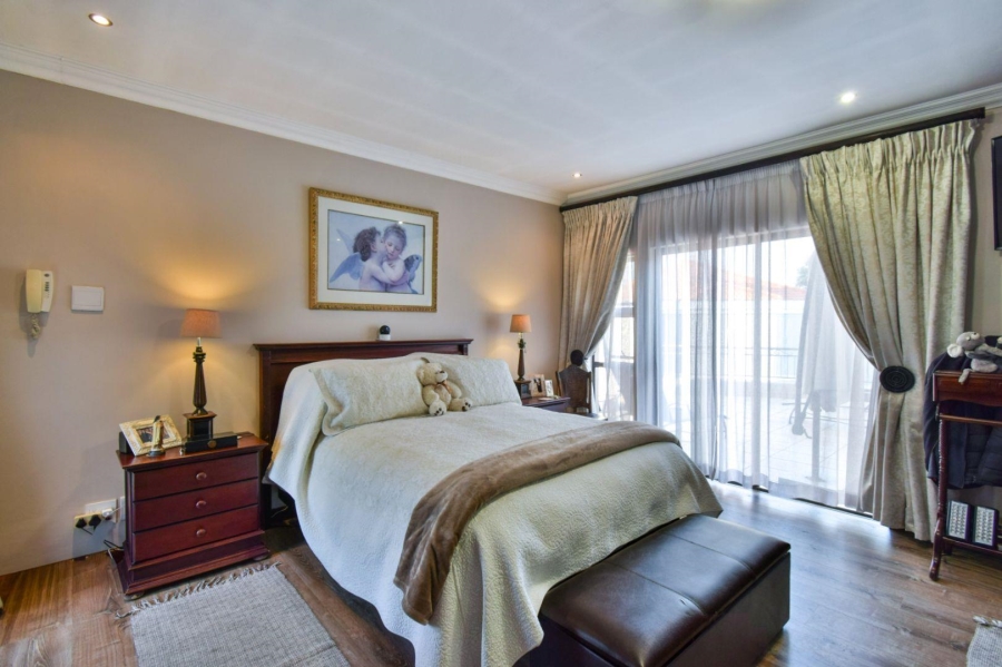 5 Bedroom Property for Sale in Midstream Estate Gauteng