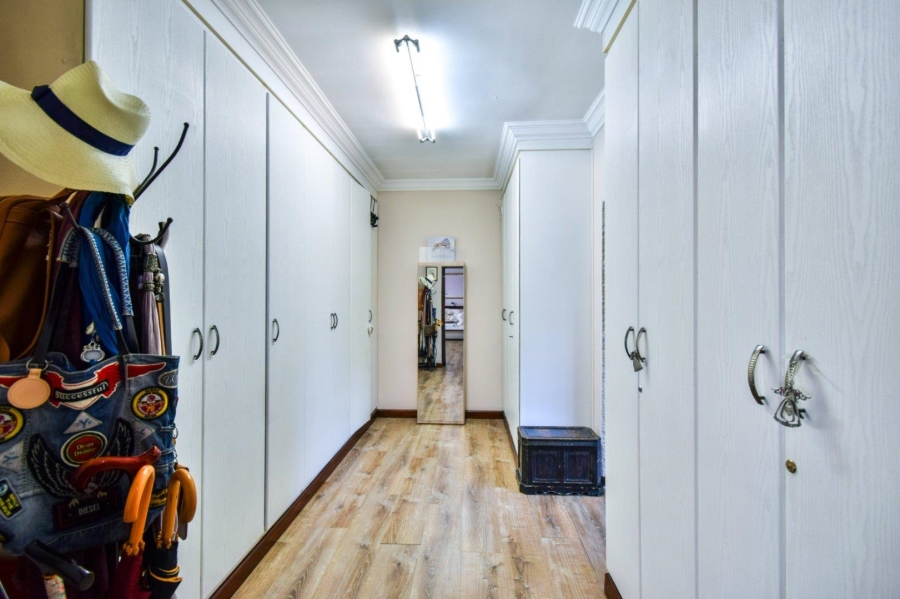 5 Bedroom Property for Sale in Midstream Estate Gauteng