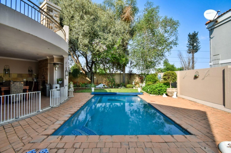5 Bedroom Property for Sale in Midstream Estate Gauteng