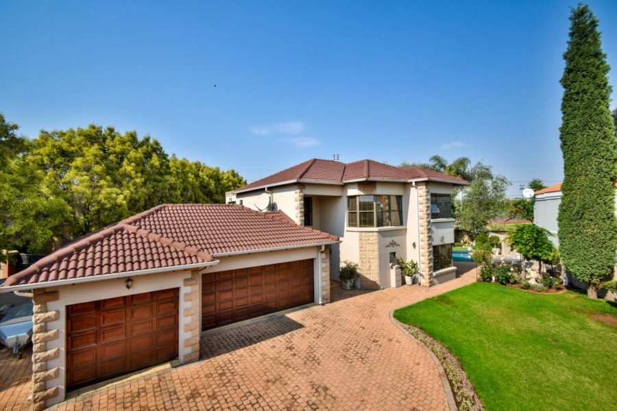 5 Bedroom Property for Sale in Midstream Estate Gauteng