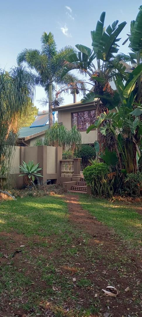 5 Bedroom Property for Sale in Vissershoek AH Gauteng