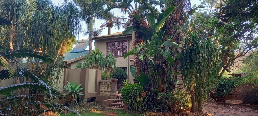 5 Bedroom Property for Sale in Vissershoek AH Gauteng