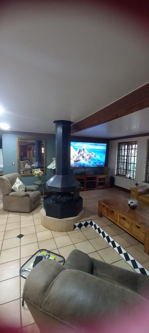 5 Bedroom Property for Sale in Vissershoek AH Gauteng