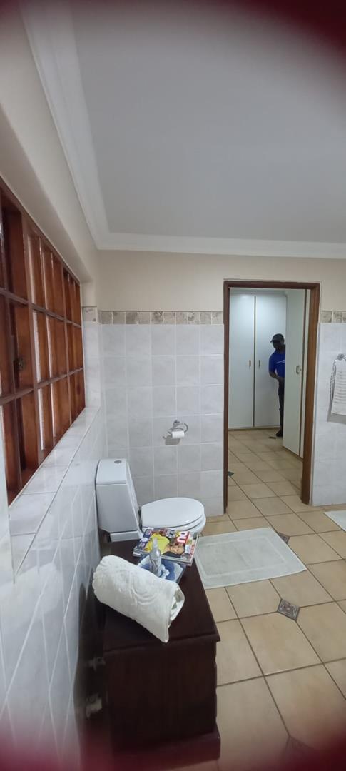 5 Bedroom Property for Sale in Vissershoek AH Gauteng