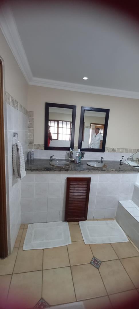 5 Bedroom Property for Sale in Vissershoek AH Gauteng