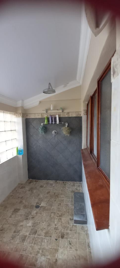 5 Bedroom Property for Sale in Vissershoek AH Gauteng