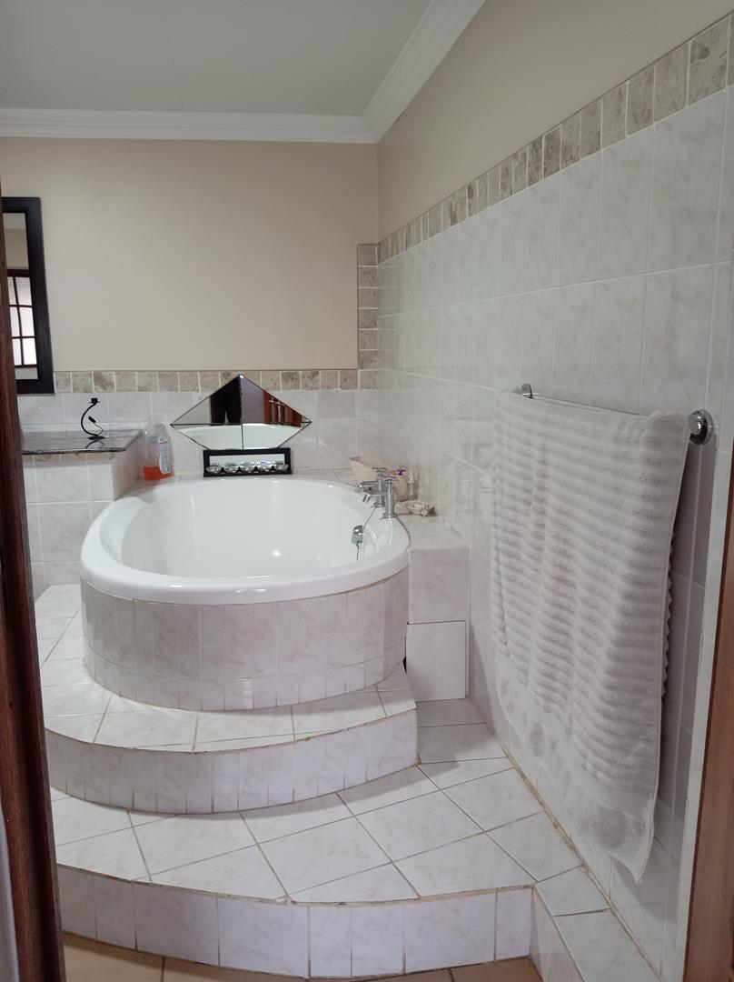 5 Bedroom Property for Sale in Vissershoek AH Gauteng